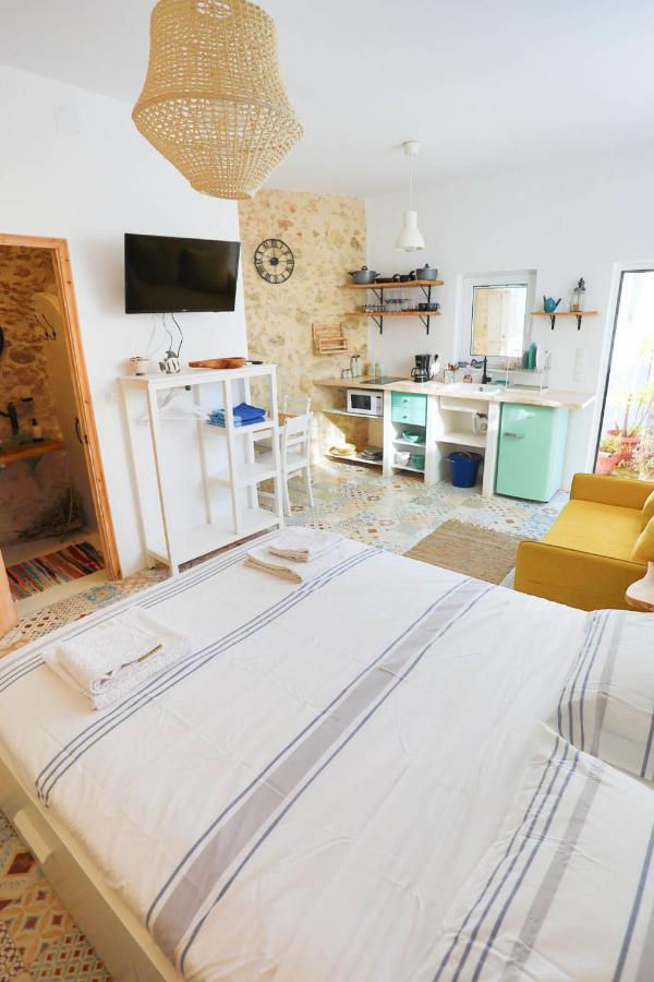 Ravi Boutique Home - 1 Minute Walk From Beach Kalyves Eksteriør billede