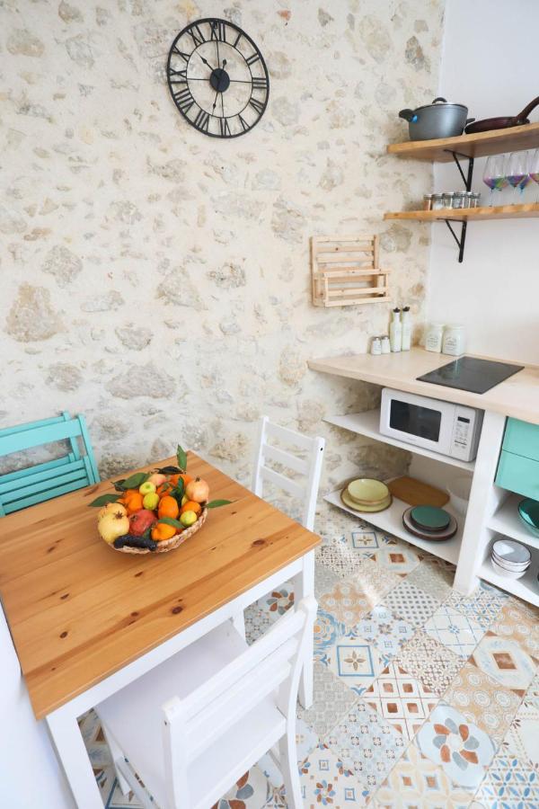 Ravi Boutique Home - 1 Minute Walk From Beach Kalyves Eksteriør billede
