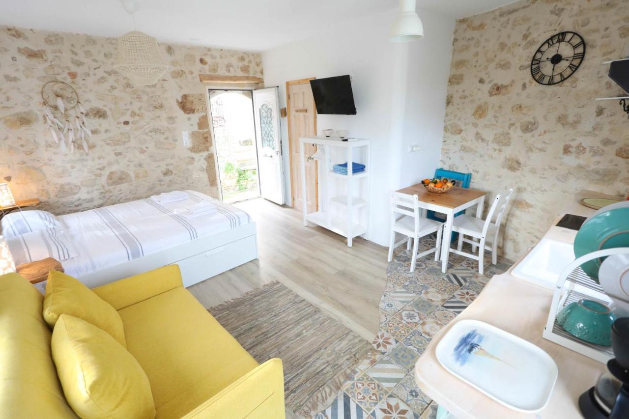 Ravi Boutique Home - 1 Minute Walk From Beach Kalyves Eksteriør billede
