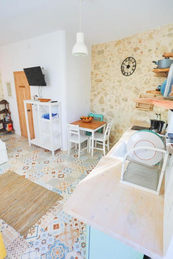 Ravi Boutique Home - 1 Minute Walk From Beach Kalyves Eksteriør billede