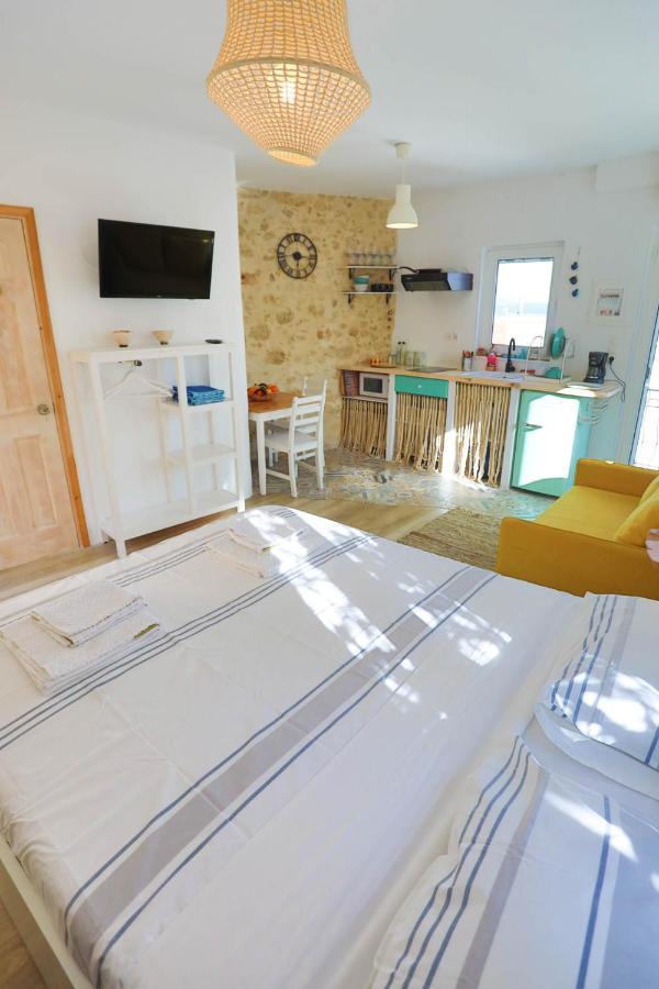 Ravi Boutique Home - 1 Minute Walk From Beach Kalyves Eksteriør billede