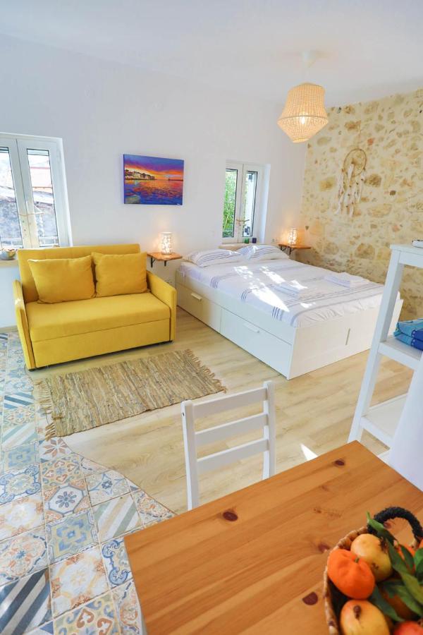 Ravi Boutique Home - 1 Minute Walk From Beach Kalyves Eksteriør billede