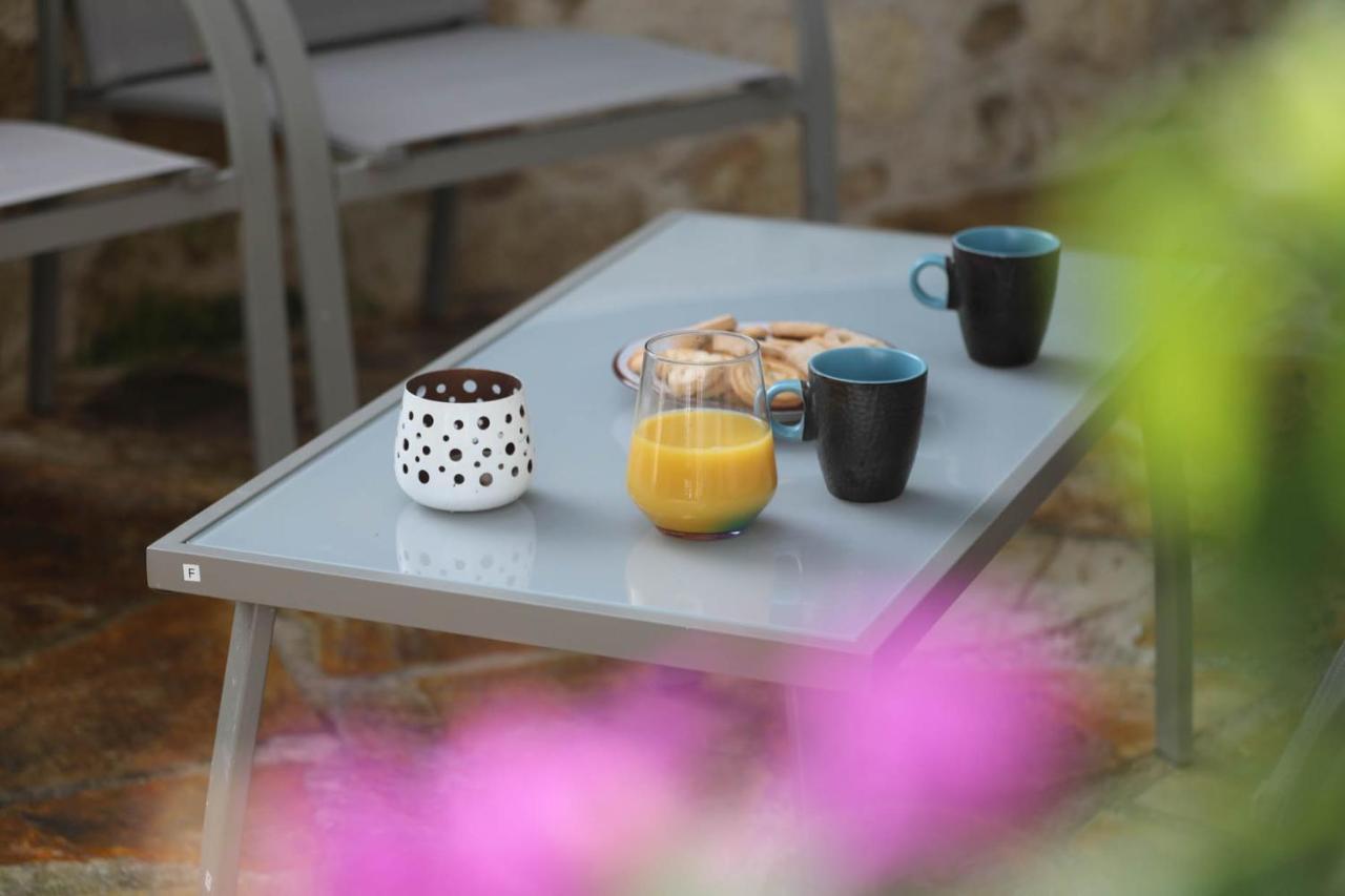 Ravi Boutique Home - 1 Minute Walk From Beach Kalyves Eksteriør billede